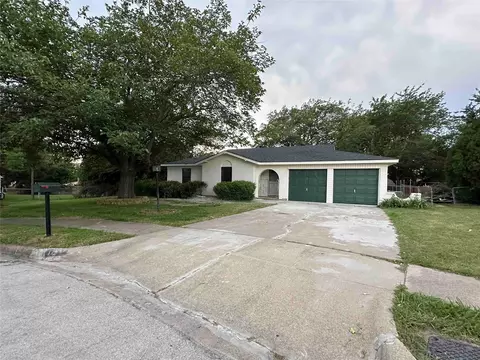 121 Lochness Ln, Benbrook, TX 76126