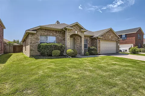 5319 Duval Dr, Grand Prairie, TX 75052