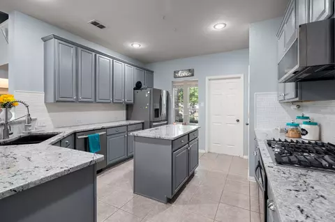 1713 Osprey Ct, Corinth, TX 76210