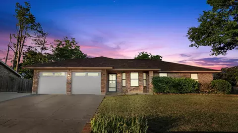 945 N Dale Ave, Stephenville, TX 76401