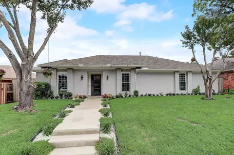 2107 Pueblo Dr, Carrollton, TX 75006