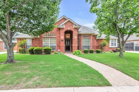 8612 Amhurst Ct, North Richland Hills, TX 76182