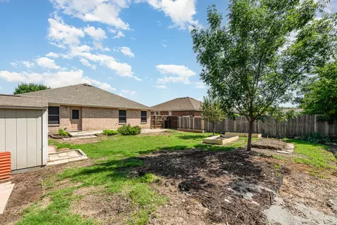 Exterior - 1817 Northridge Dr, Terrell, TX 75160 photo 7 of 9