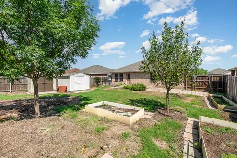 Exterior - 1817 Northridge Dr, Terrell, TX 75160 photo 8 of 9