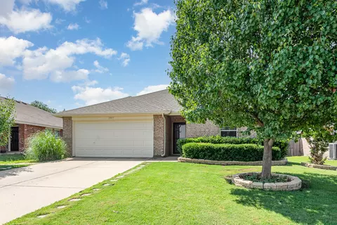 Exterior - 1817 Northridge Dr, Terrell, TX 75160 photo 2 of 9