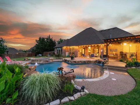 3221 Mccarver Ct, Midlothian, TX 76065