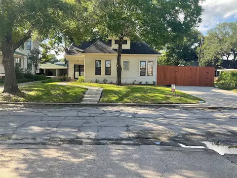 634 W 6th Ave, Corsicana, TX 75110