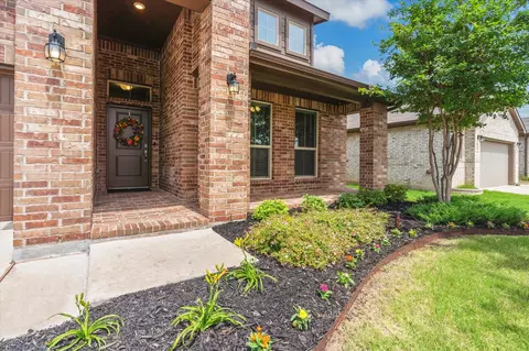 1115 Pacifica Trl, Cleburne, TX 76033 photo 3