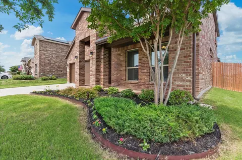 1115 Pacifica Trl, Cleburne, TX 76033 photo 4