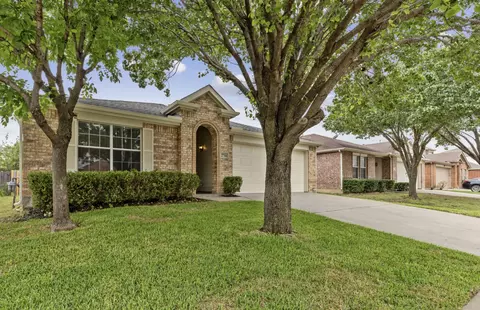 2716 Tar Heel Dr, Fort Worth, TX 76123