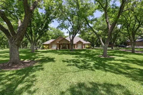 8224 Ravenswood Rd, Granbury, TX 76049