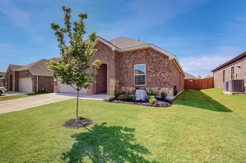 10308 Autumn Leaves Ln, Aubrey, TX 76227