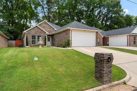 659 Hays Ave, Mount Pleasant, TX 75455