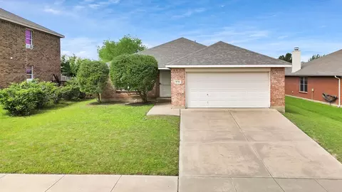 8146 Mossberg Dr, Arlington, TX 76002