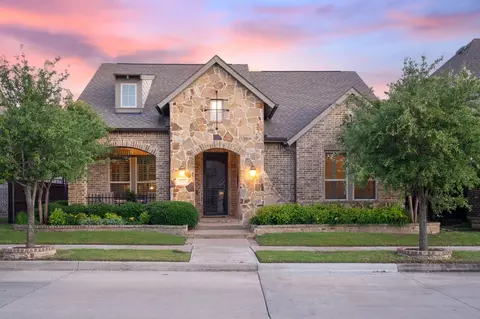 1220 Blue Lake Blvd, Arlington, TX 76005