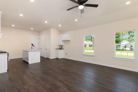 Living - 212 E Dunlap Ave, Boyd, TX 76023 photo 3 of 3