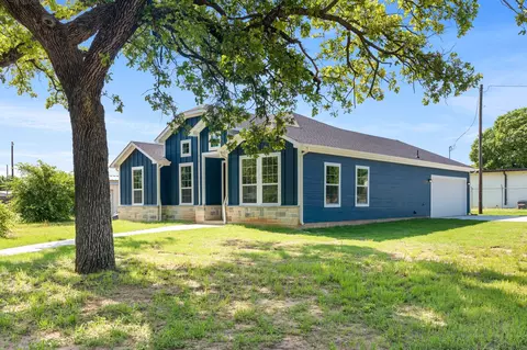 212 E Dunlap Ave, Boyd, TX 76023