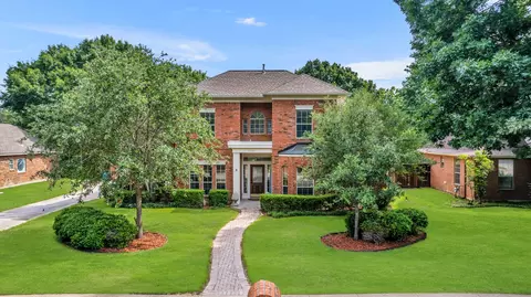 3041 Creekview Dr, Grapevine, TX 76051