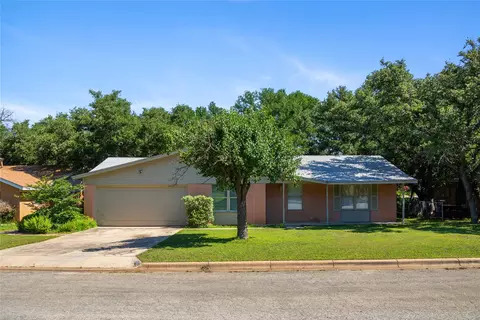 1601 Highland Dr, Brownwood, TX 76801