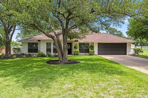 208 Tanglewood Trl, Stephenville, TX 76401