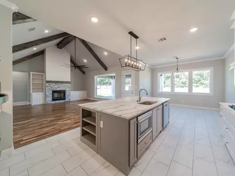 1027 Henry Way, Springtown, TX 76082 photo 17
