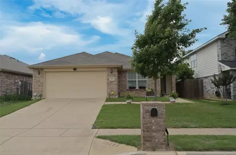 9220 Curacao Dr, Fort Worth, TX 76123