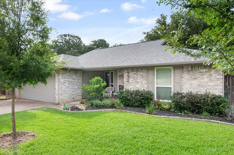 732 Somerset Ct, Mansfield, TX 76063