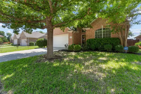 4909 Marineway Dr, Fort Worth, TX 76135