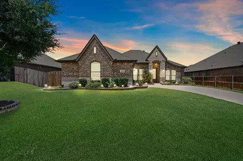 355 Windsor St, Waxahachie, TX 75165