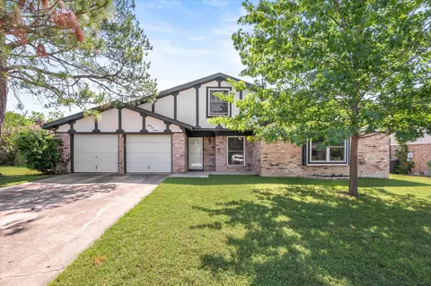 6520 Riddle Dr, North Richland Hills, TX 76182