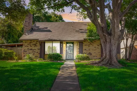 2910 Royalty Dr, Garland, TX 75044
