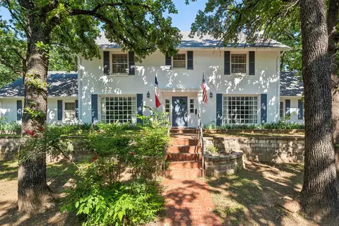 212 Mill Creek Dr, Arlington, TX 76010