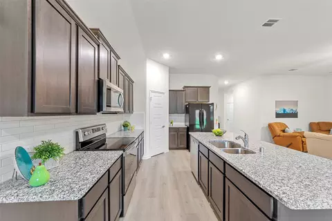 913 Cherry Blossom St, Anna, TX 75409