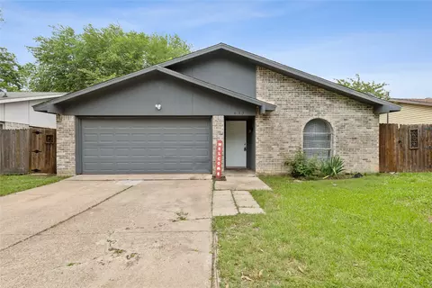 613 Hillcrest St, Mansfield, TX 76063
