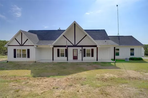 688 Sandstone Ct, Sunset, TX 76270