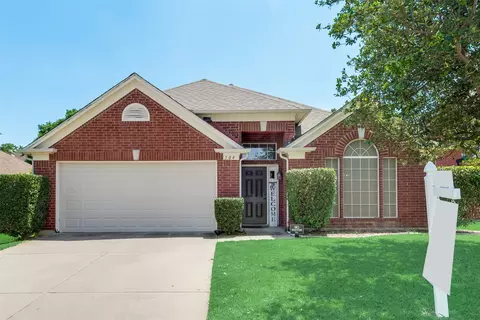 304 Foreman Dr, Euless, TX 76039