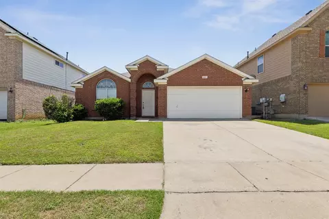 417 Rock Prairie Ln, Fort Worth, TX 76140