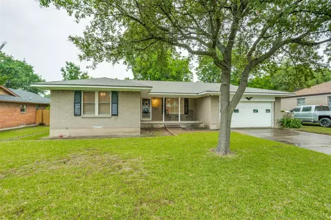 2909 Medina Dr, Garland, TX 75041