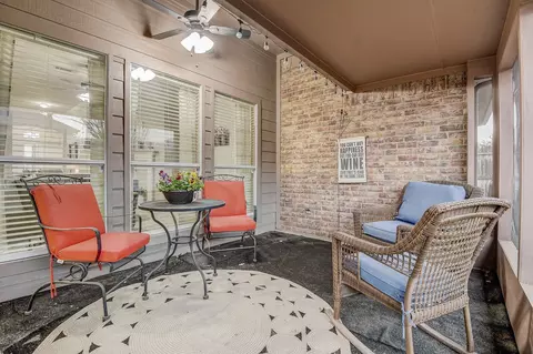 4533 Summerbrook Cir, Fort Worth, TX 76137