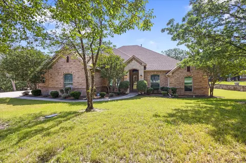 201 S Natural Springs Ln, Azle, TX 76020