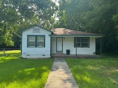 121 Frances St, Mineola, TX 75773