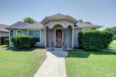 500 E Collom St, Decatur, TX 76234
