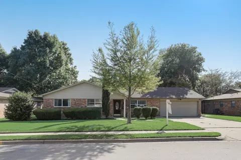5409 Susan Lee Ln, North Richland Hills, TX 76180