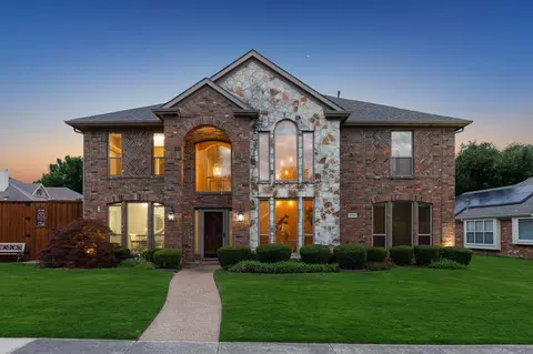 8706 Watersway Dr, Rowlett, TX 75088