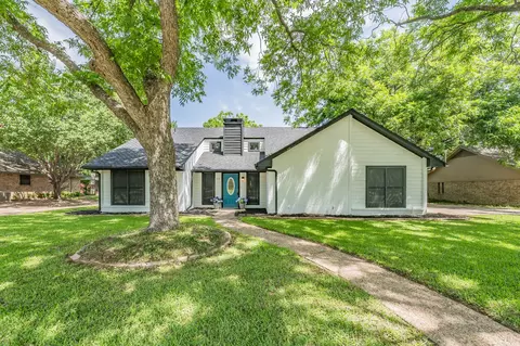518 W Verde Woods St, Grand Prairie, TX 75052