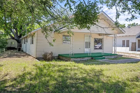 720 N Seaman St, Eastland, TX 76448