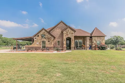 148 Spring Meadow Dr, Springtown, TX 76082