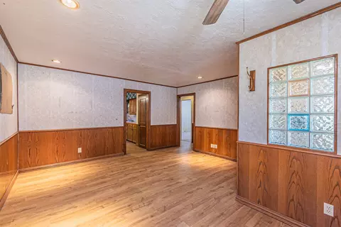 Living - 314 Sandra Dr, Irving, TX 75060 photo 2 of 4