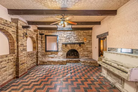 Living - 314 Sandra Dr, Irving, TX 75060 photo 4 of 4