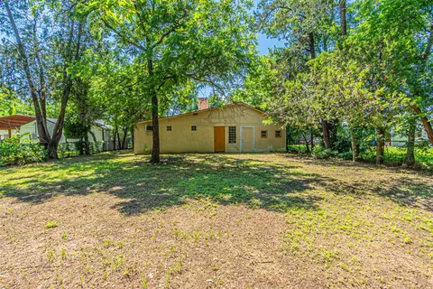 Exterior - 314 Sandra Dr, Irving, TX 75060 photo 6 of 9